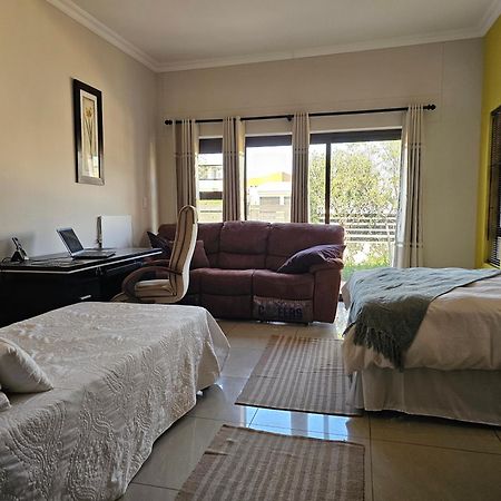 Cora'S Boutique Bed & Breakfast Swakopmund Esterno foto