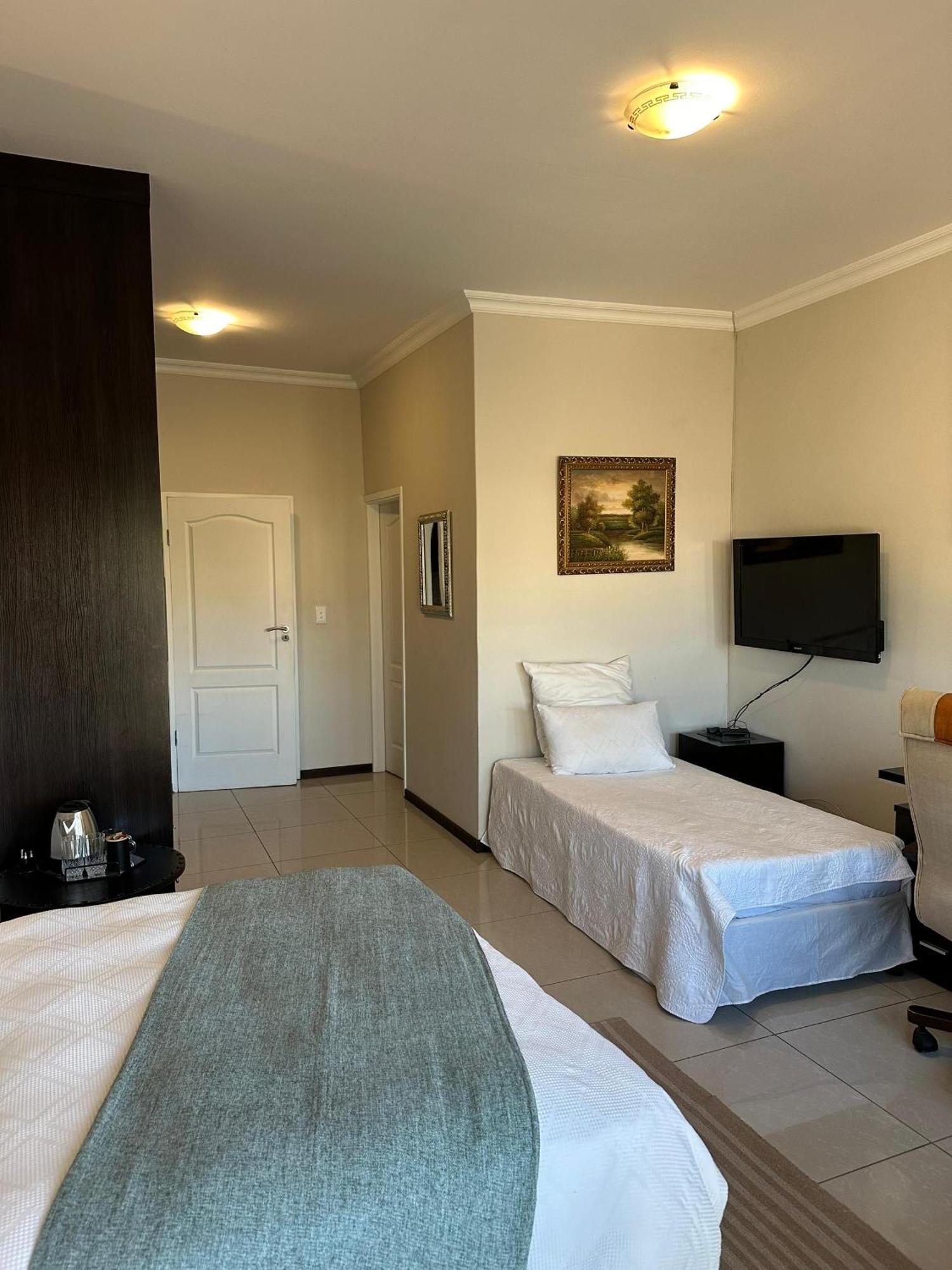 Cora'S Boutique Bed & Breakfast Swakopmund Esterno foto